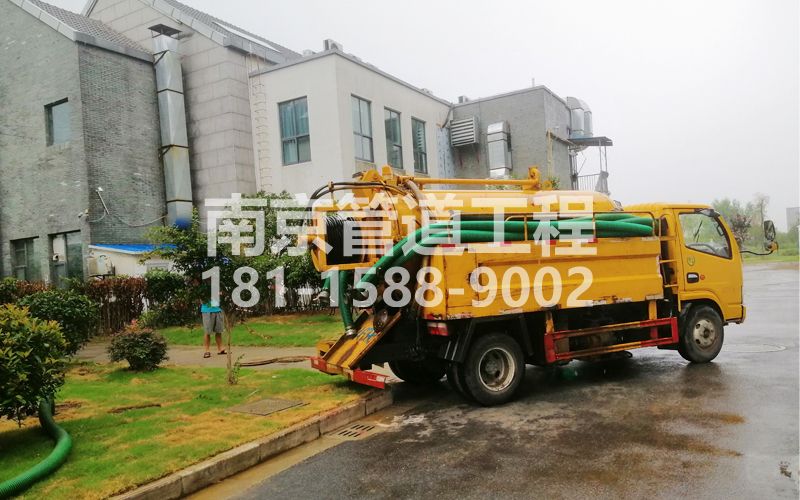 246南水新村小区化粪池清理