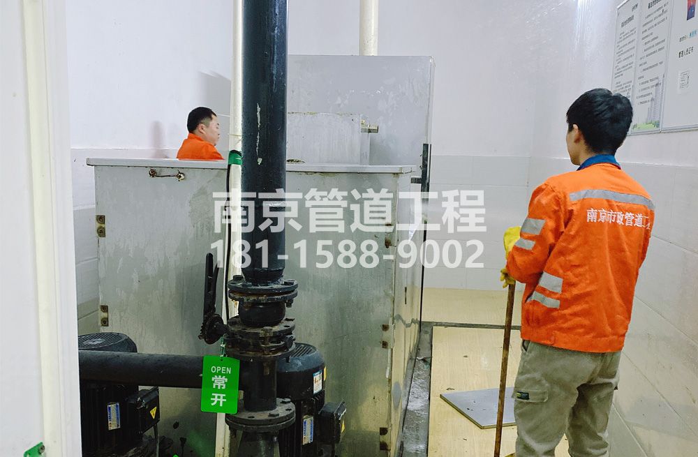 302南水新村隔油设备清洗