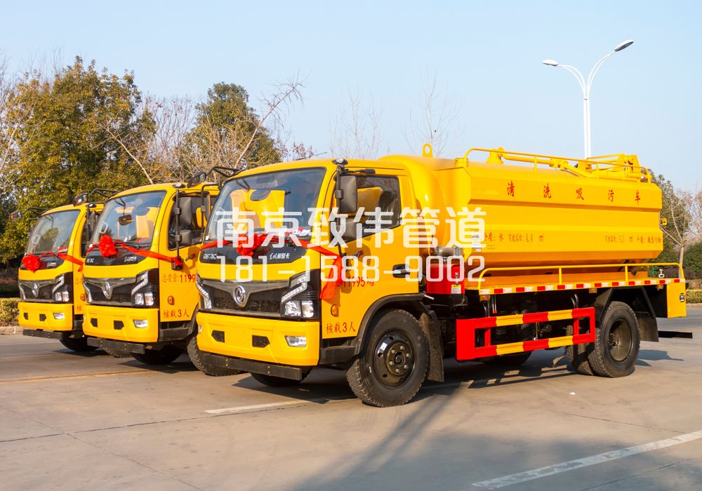 南水新村多利卡吸污车